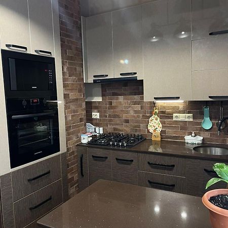 Apartment Anzi Batumi Esterno foto