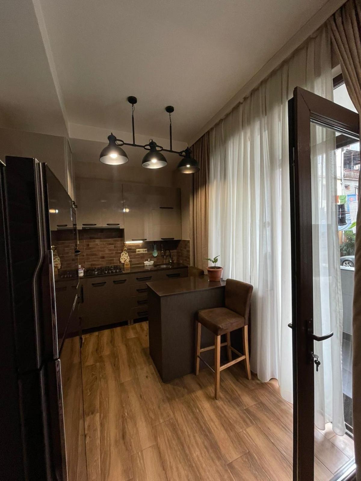 Apartment Anzi Batumi Esterno foto