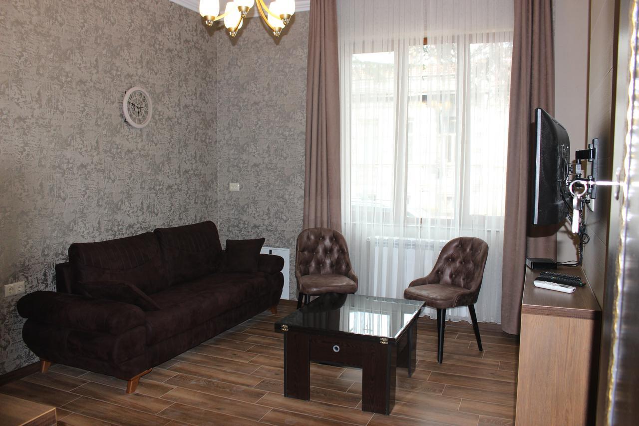 Apartment Anzi Batumi Esterno foto