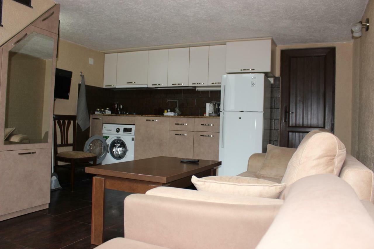 Apartment Anzi Batumi Esterno foto